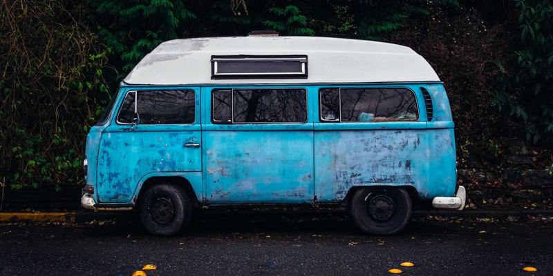 当古典诗词遇见现代诗歌:跨越千年的诗意对话